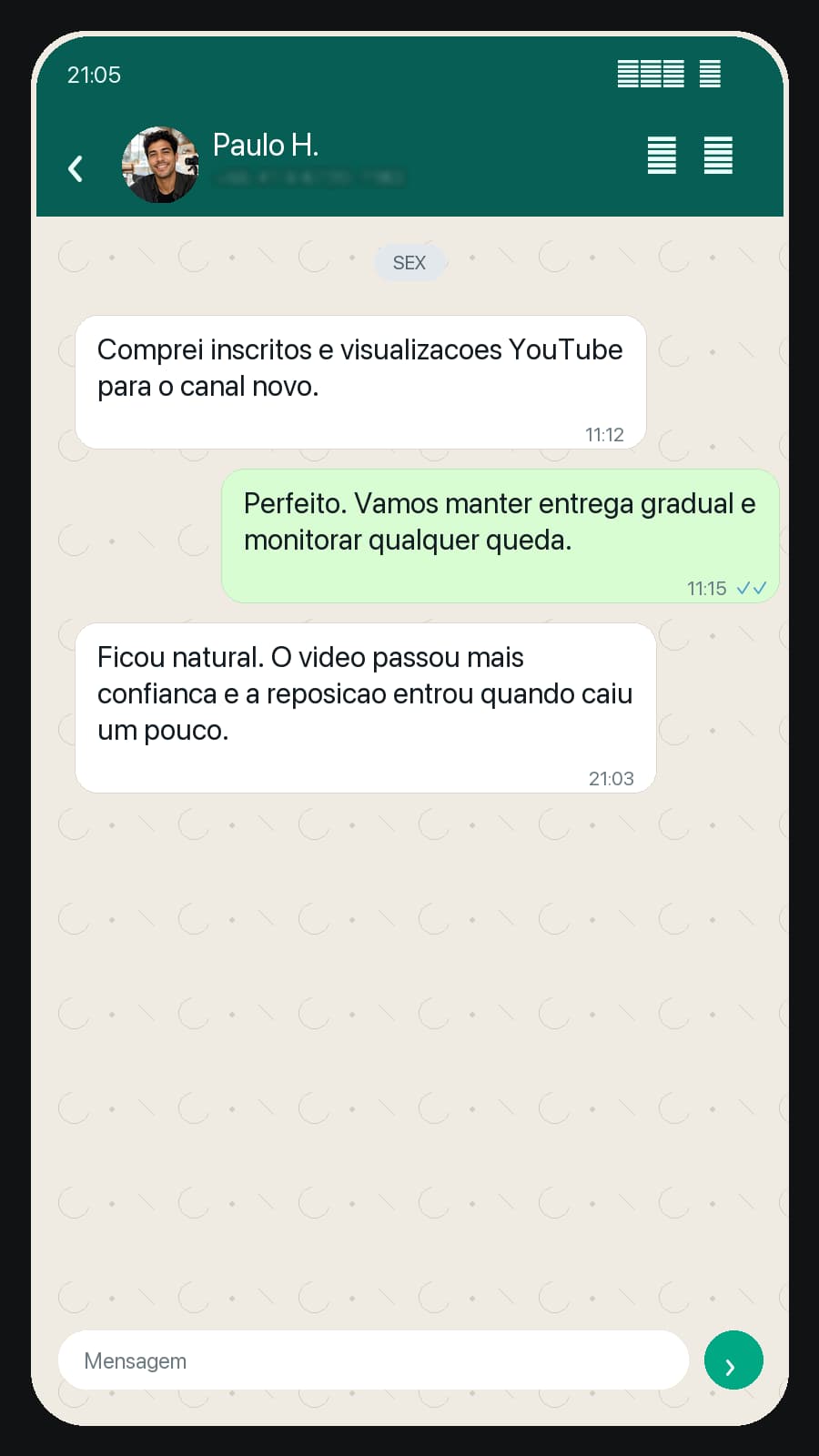 Anonymous chat-style testimonial about YouTube subscribers and views on Subio